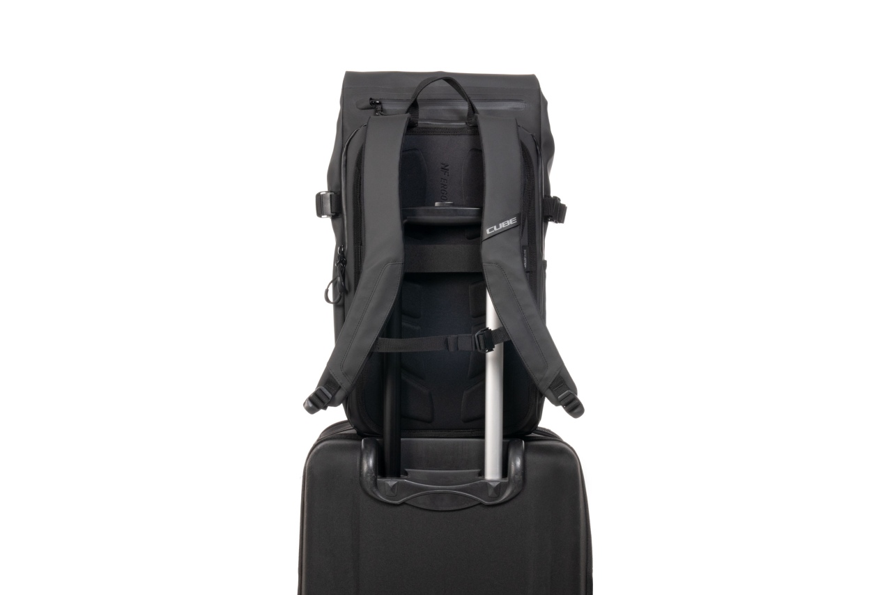 Cube Travel 18 Fahrradrucksack schwarz