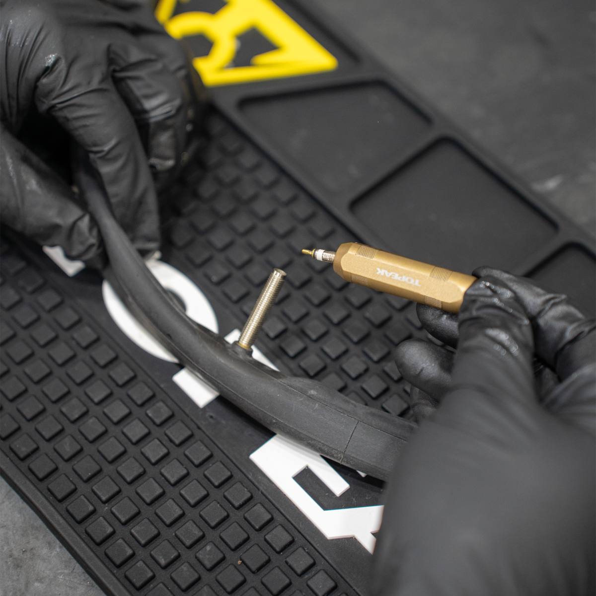 Topeak WorkBench Pad Silikonmatte für Organistaion auf Werkbank schwarz