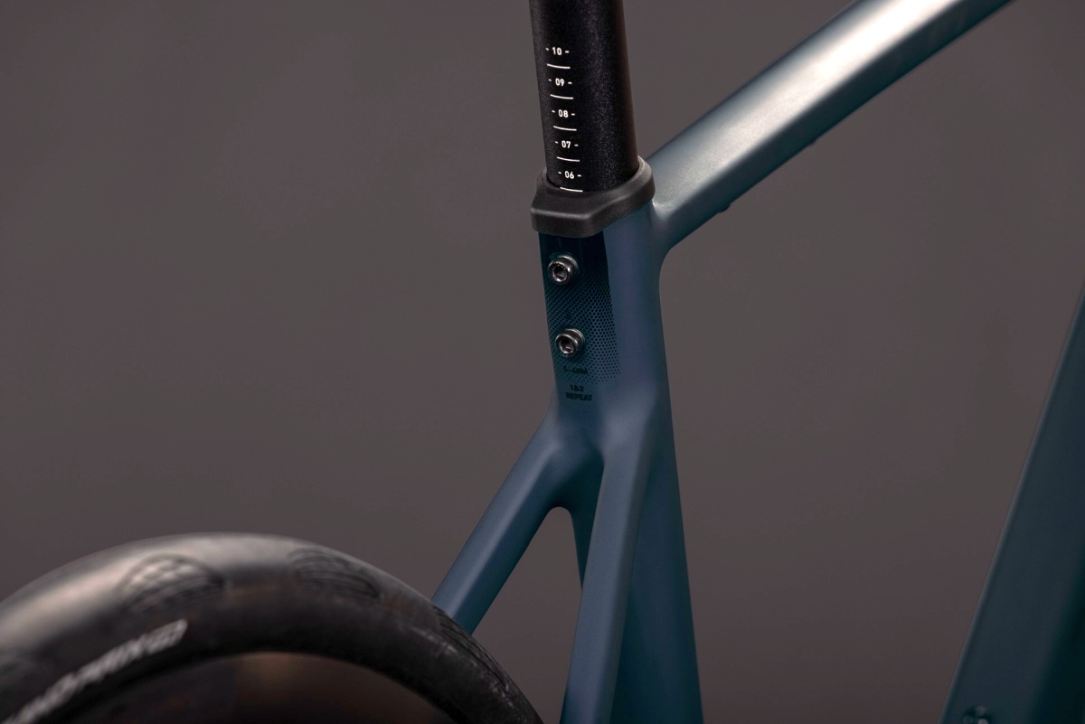 Cube Attain SLX Rennrad black/chrome 2027