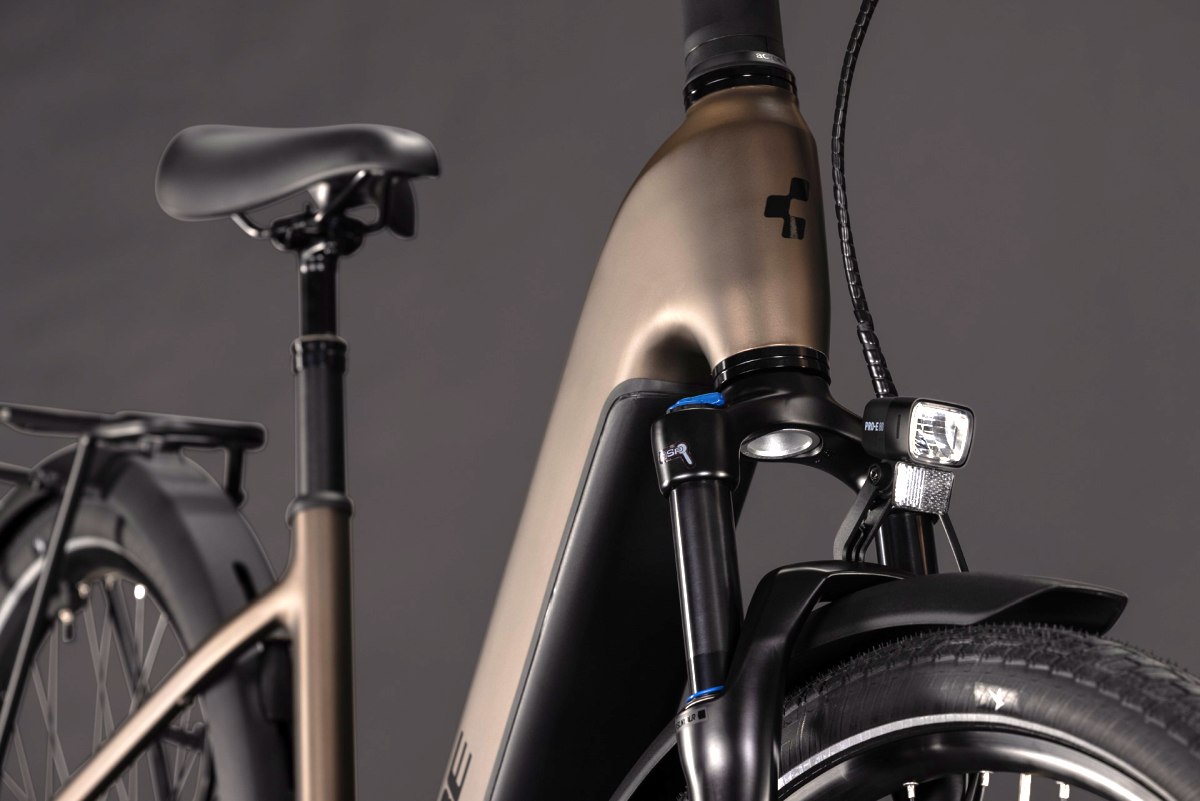 Cube Touring Hybrid Pro 800 Easy Entry 28'' E-Bike Trekking Pedelec metallicumbra/black 2027