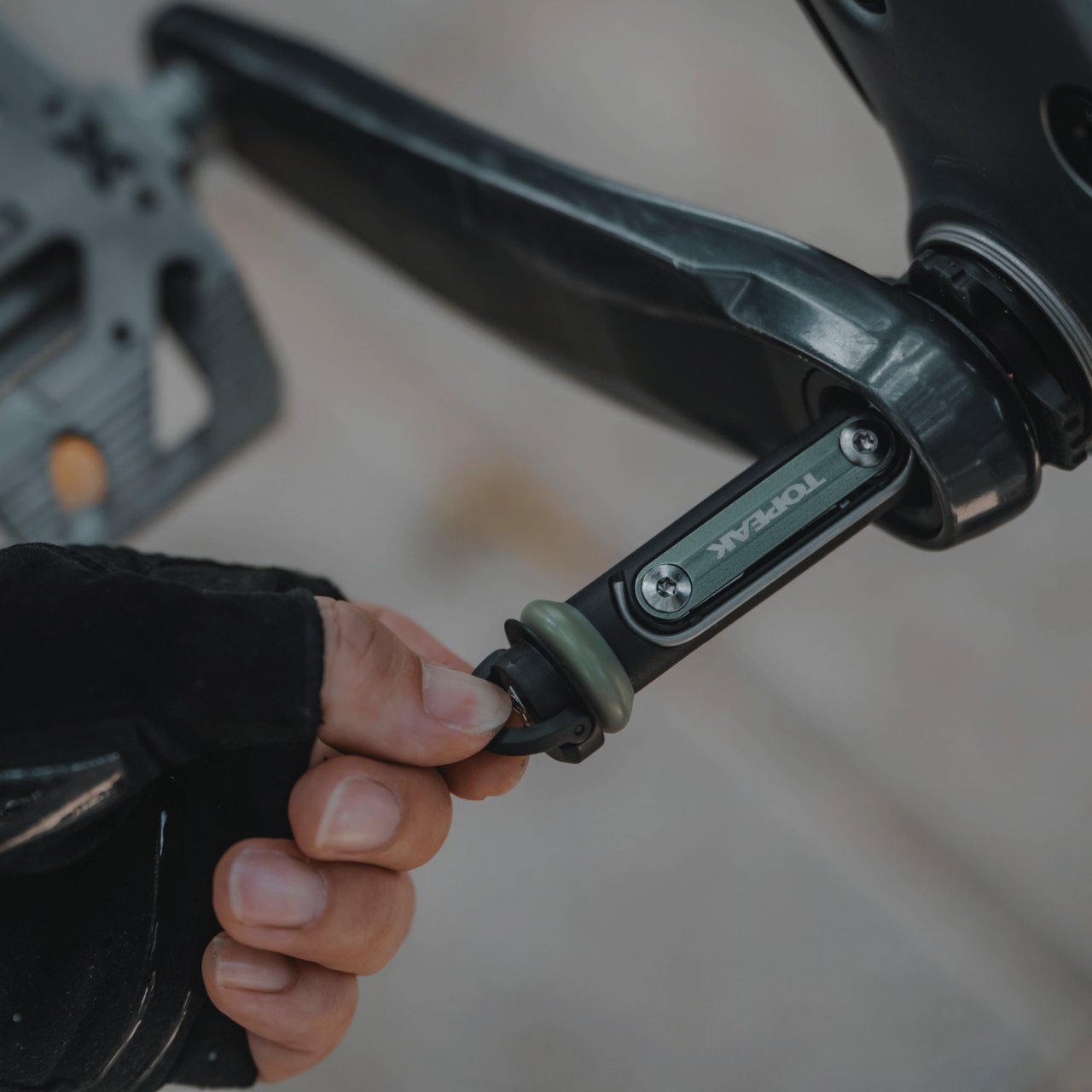 Topeak BB Hide'n Tool in der Kurbelwelle verstaubares Werkzeugset schwarz