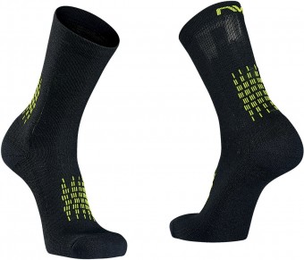 Northwave Fast Winter High Winter Fahrrad Socken schwarz/gelb 2024 
